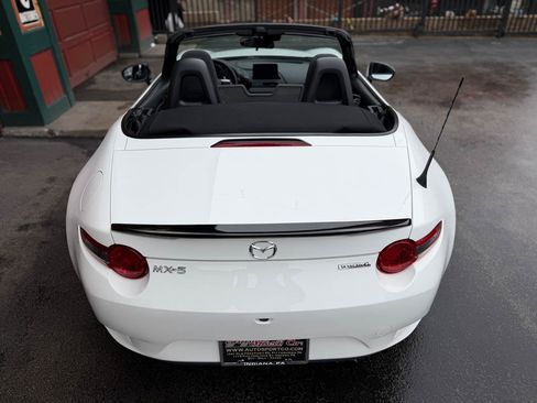 Used 2020 MAZDA MX-5 Miata Sport image 12