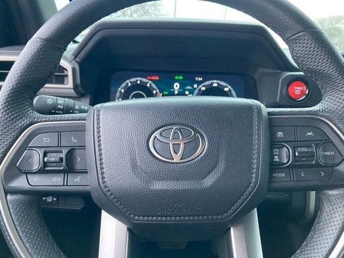 Used 2025 Toyota Tacoma TRD Off-Road image 17
