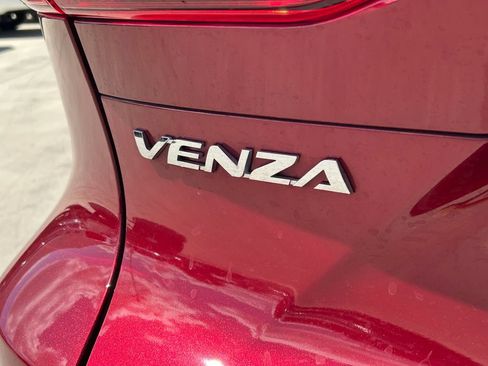 Used 2024 Toyota Venza Limited AWD/4WD image 12