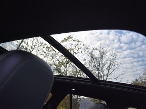 Certified 2024 Chevrolet Blazer EV LT image 12