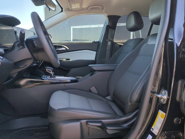 Used 2024 Chevrolet Trax LT FWD image 21