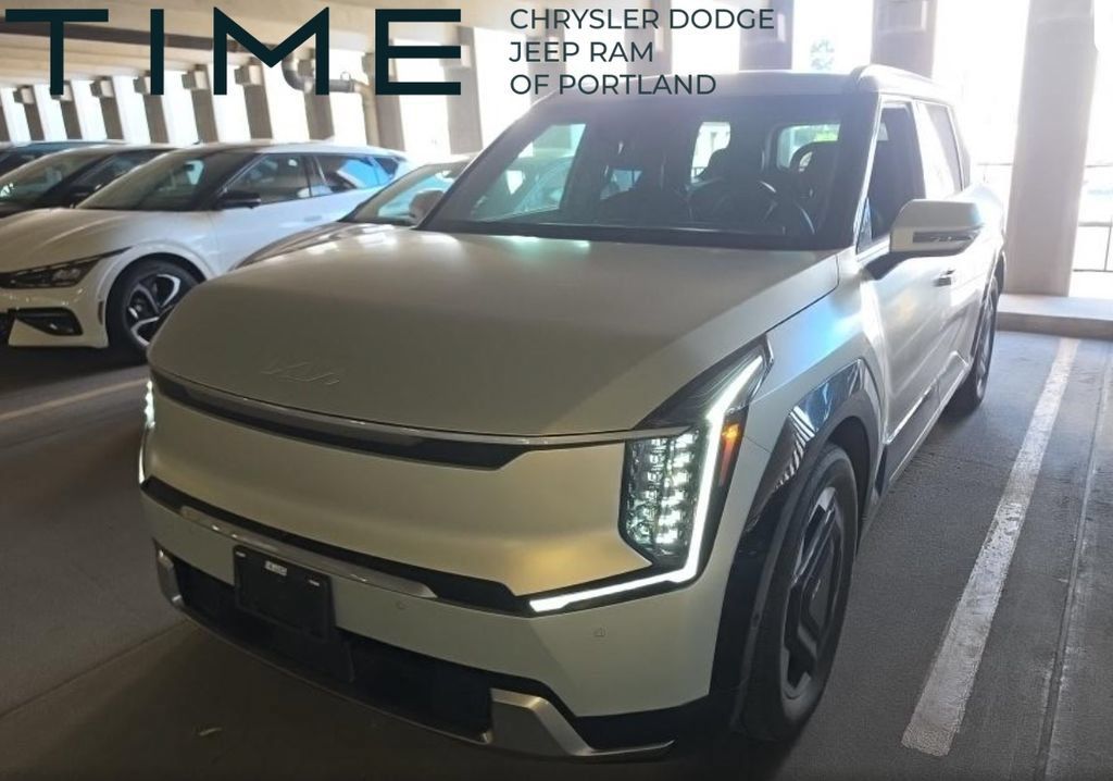 Used 2024 Kia EV9 Land AWD/4WD image 1