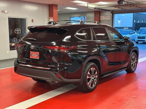 Certified 2026 Toyota Highlander XLE AWD/4WD image 4