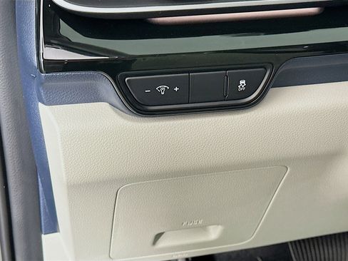 Used 2025 Kia Carnival SX Prestige FWD image 17