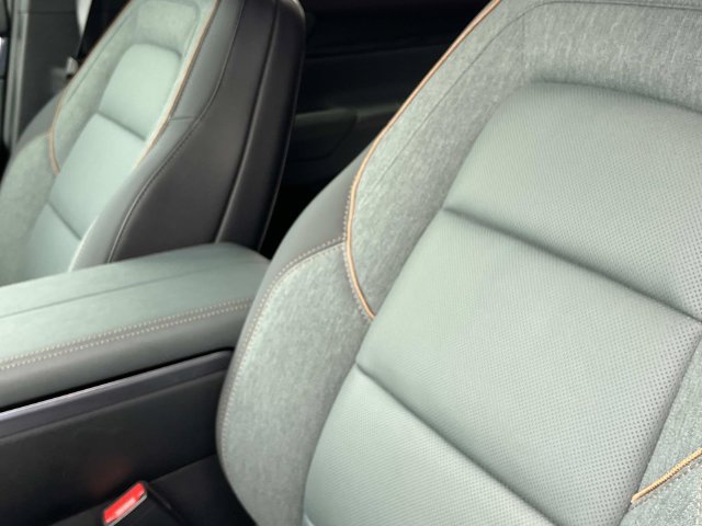 Used 2026 GMC Terrain AT4 w/ Convenience Package III AWD/4WD image 25