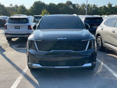 Certified 2025 Kia Sorento SX FWD image 2