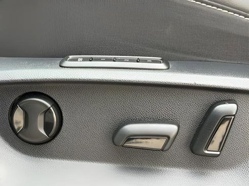 Used 2023 Volkswagen Atlas SEL Premium image 16