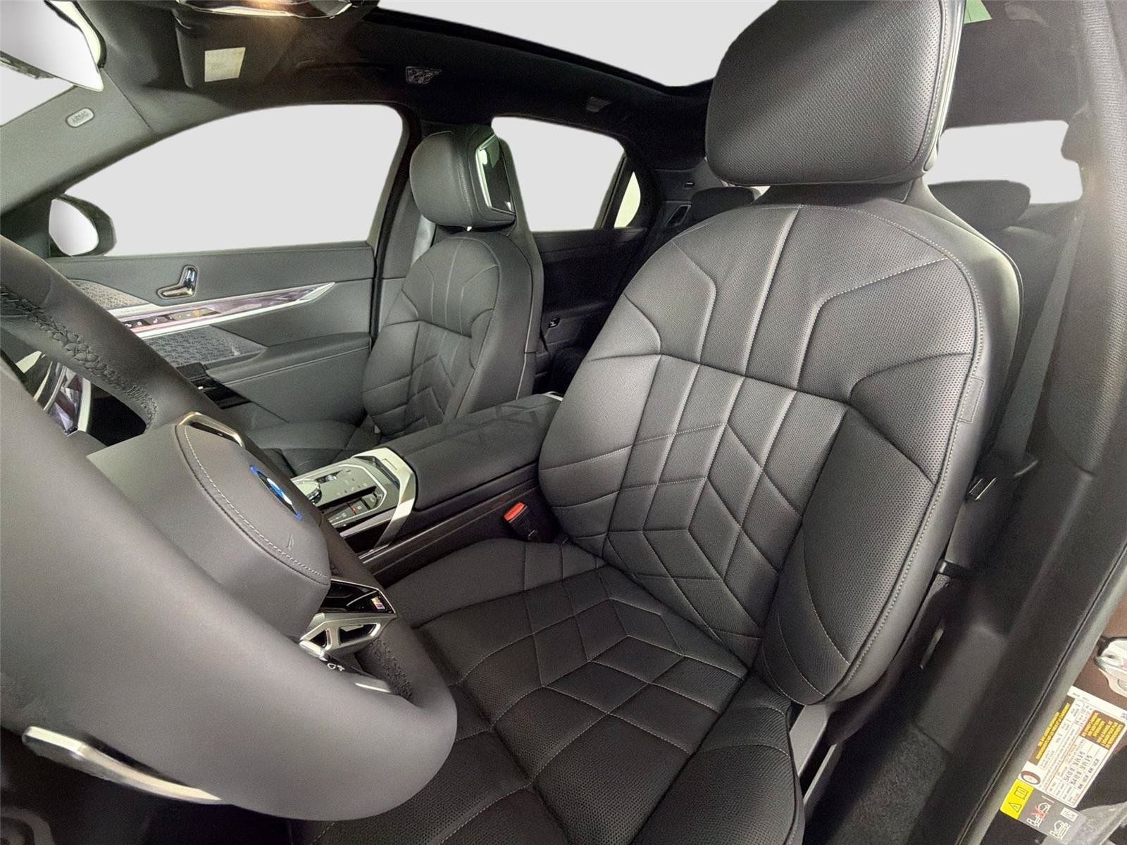 New 2026 BMW 750e xDrive w/ Executive Package AWD/4WD image 19