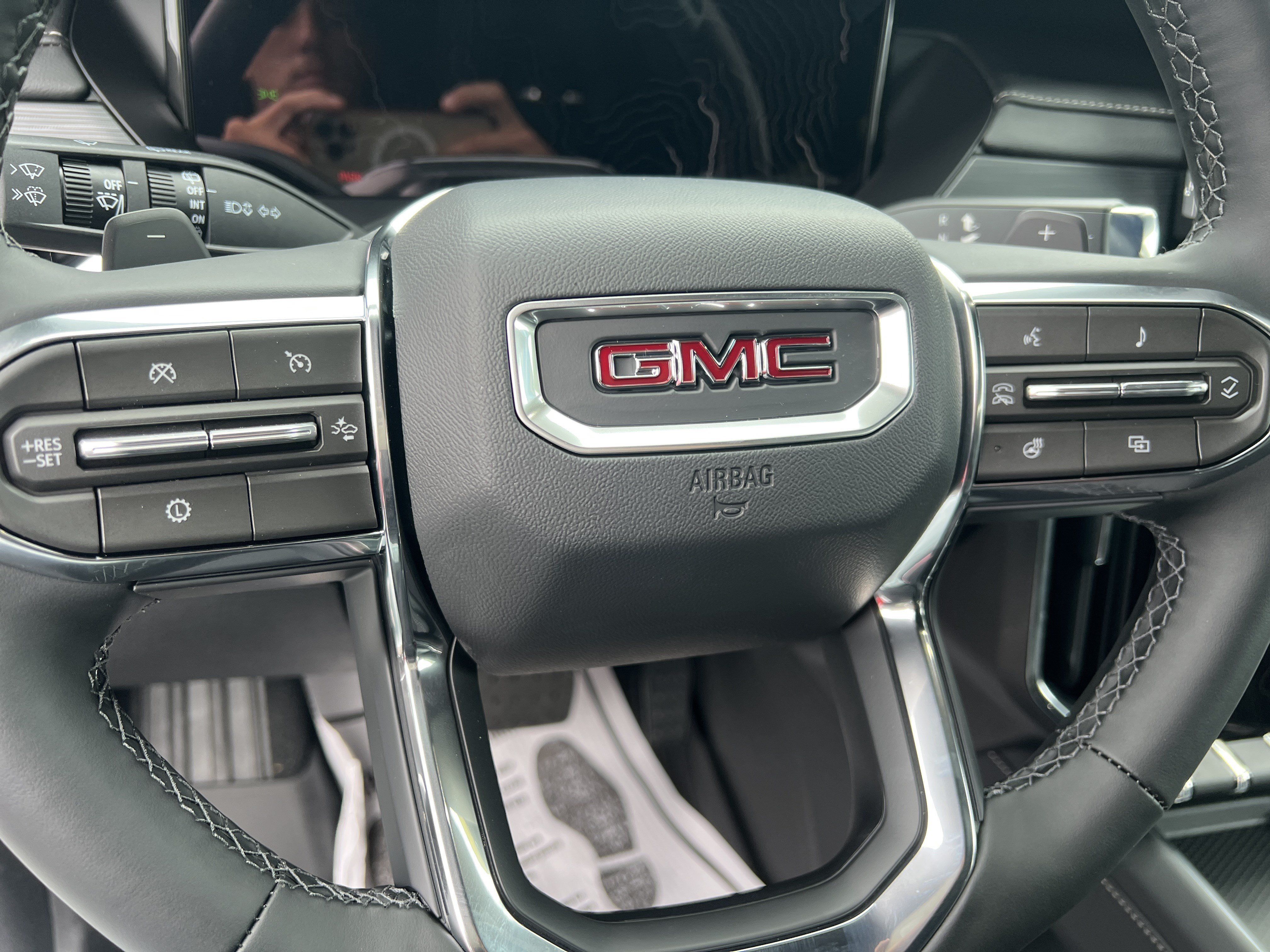 New 2026 GMC Acadia Elevation w/ Elevation Premium Package AWD/4WD image 9
