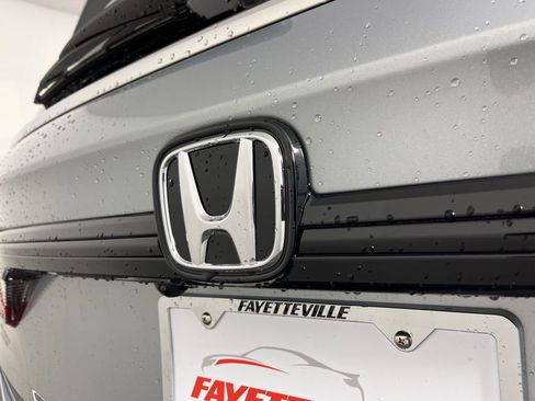 New 2026 Honda Odyssey Touring image 17