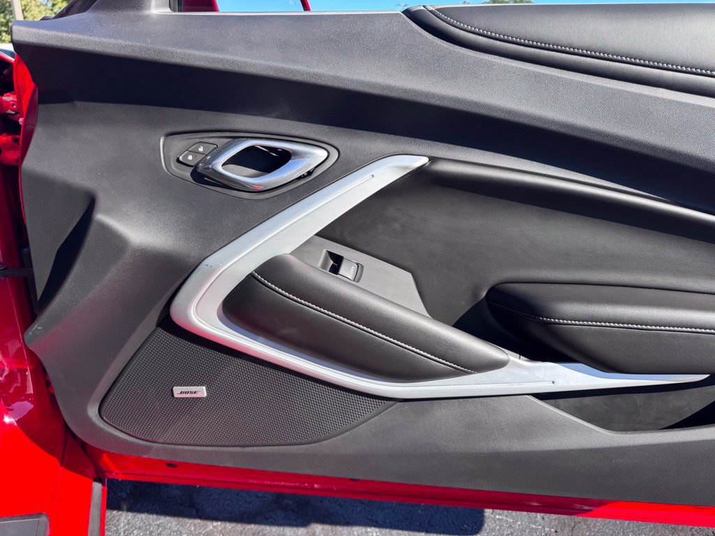 Used 2016 Chevrolet Camaro SS RWD image 30