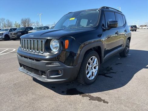 Used 2016 Jeep Renegade Latitude FWD image 2