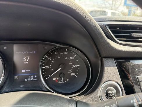 Used 2019 Nissan Rogue SV AWD/4WD image 15