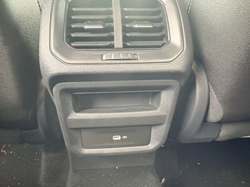 Used 2024 Volkswagen Taos SE image 13