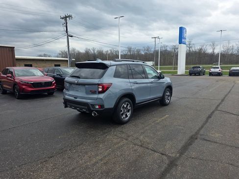 Used 2023 Honda Passport TrailSport image 3