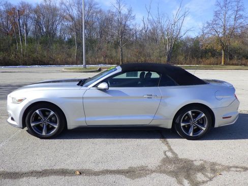 Used 2016 Ford Mustang Convertible w/ Equipment Group 051A image 2