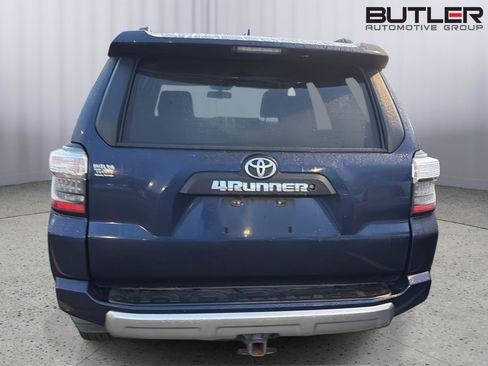 Used 2019 Toyota 4Runner TRD Off-Road Premium AWD/4WD image 9