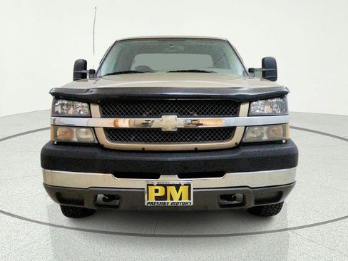 Used 2004 Chevrolet Silverado 2500 LS AWD/4WD image 2