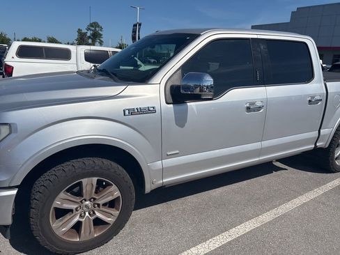 Used 2017 Ford F150 Platinum w/ Equipment Group 701A Luxury AWD/4WD image 8