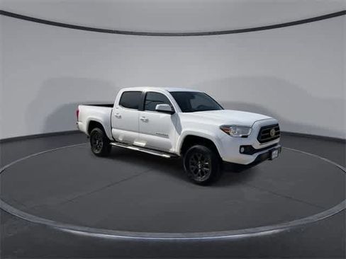 Used 2020 Toyota Tacoma SR5 image 2