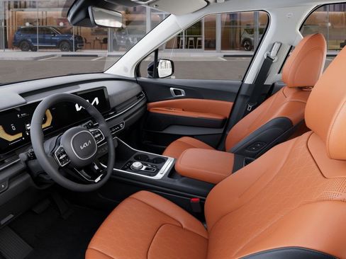 Used 2025 Kia Carnival EX image 17