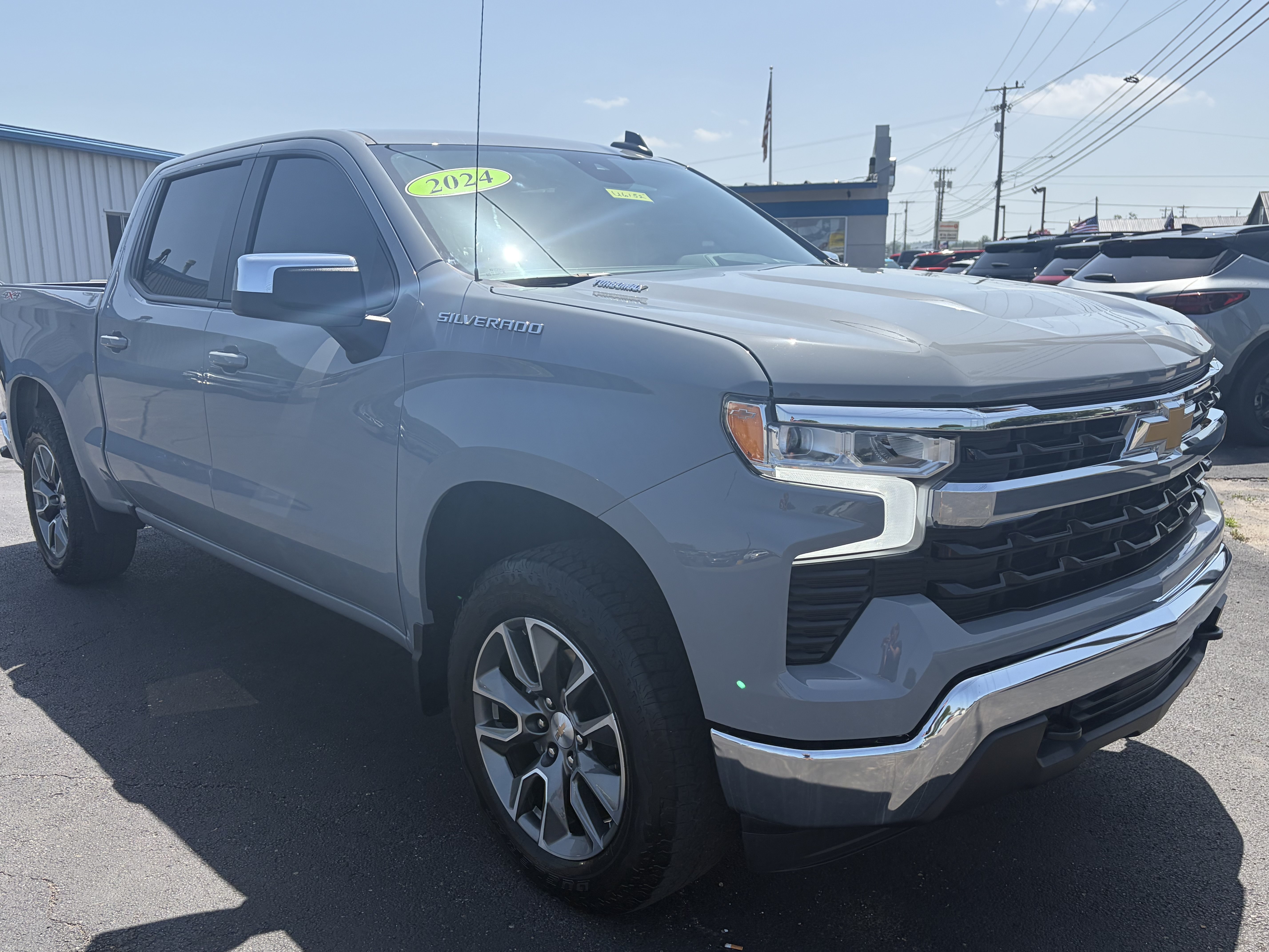 Used 2024 Chevrolet Silverado 1500 LT AWD/4WD image 7