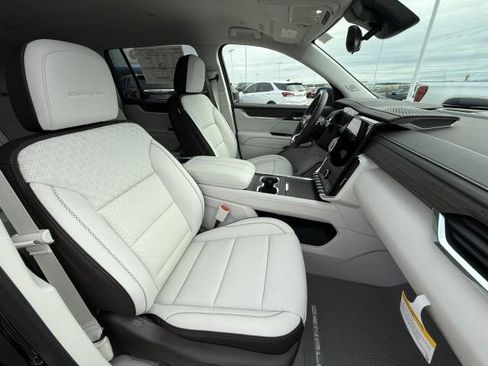 New 2026 GMC Acadia Denali w/ Super Cruise Package image 33