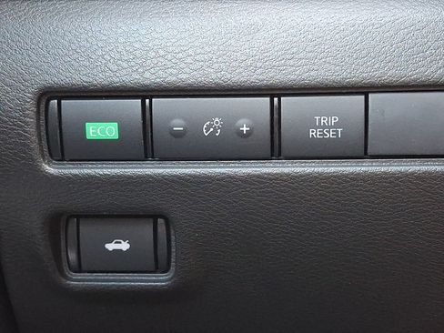 Certified 2022 Nissan Sentra SR w/ Midnight Edition FWD image 24