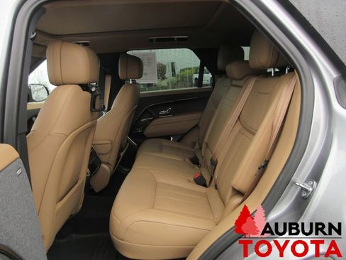 Used 2024 Land Rover Range Rover Sport SE image 25