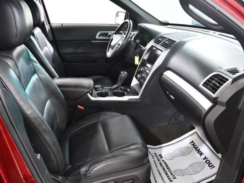 Used 2014 Ford Explorer XLT w/ Equipment Group 202A AWD/4WD image 10