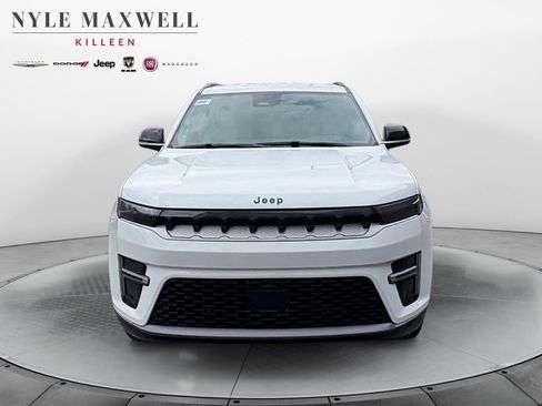 New 2026 Jeep Grand Wagoneer L image 18