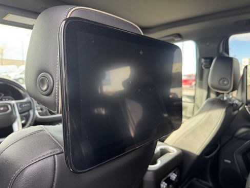 Used 2021 GMC Yukon SLT w/ SLT Luxury Plus Package image 17