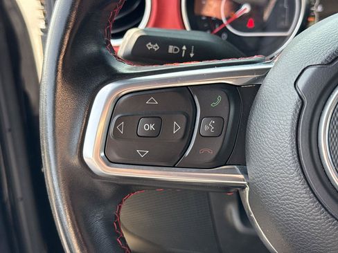 Used 2022 Jeep Gladiator Rubicon AWD/4WD image 12