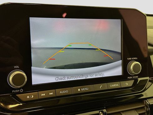 Used 2025 Nissan Pathfinder SV AWD/4WD image 22