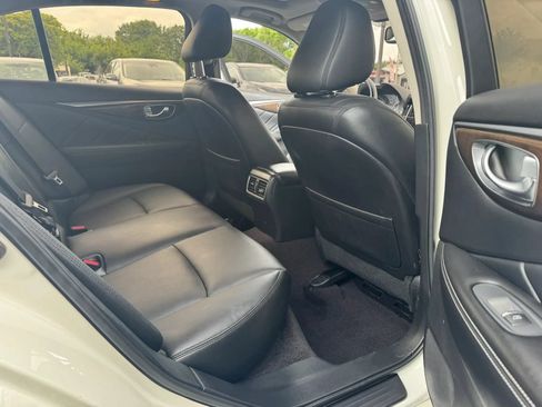 Used 2019 INFINITI Q50 Luxe w/ Essential Package (3.0T Luxe) AWD/4WD image 6