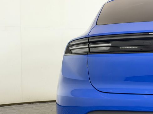 New 2026 Porsche Macan Electric image 15