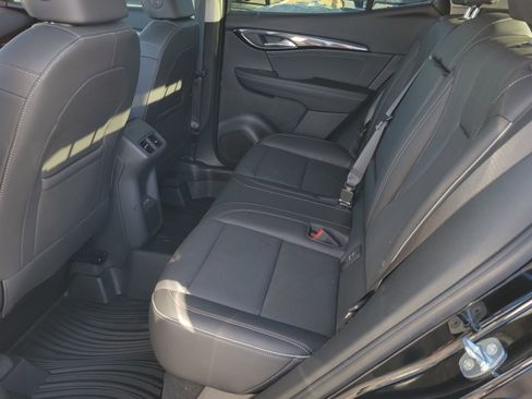 Used 2023 Buick Envision Essence image 8