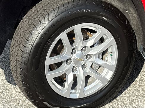 Used 2022 Chevrolet Silverado 1500 LT w/ Z71 Off-Road Package image 18