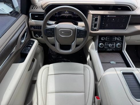 Used 2024 GMC Yukon Denali AWD/4WD image 18