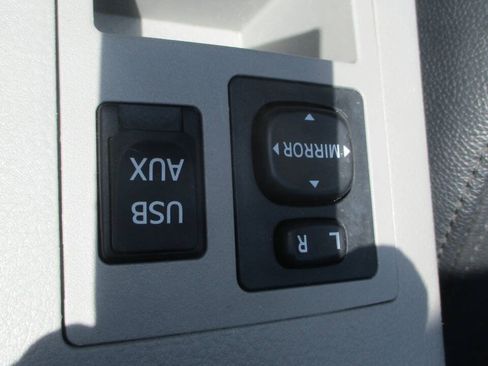 Used 2012 Toyota RAV4 4WD w/ Value Pkg image 19