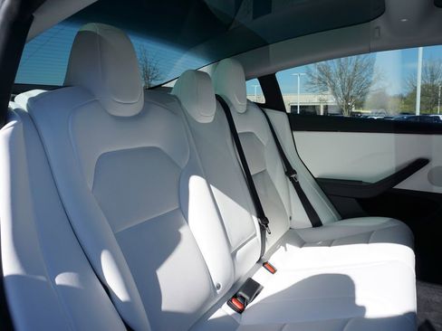 Used 2024 Tesla Model 3 Performance image 29