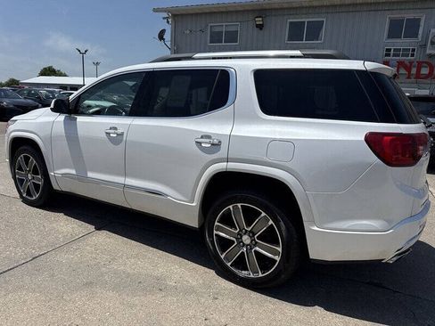Used 2017 GMC Acadia Denali w/ Technology Package AWD/4WD image 4