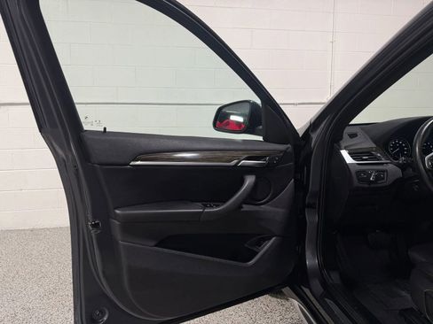 Used 2019 BMW X1 xDrive28i w/ Convenience Package AWD/4WD image 10