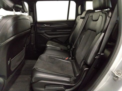 Used 2024 Jeep Grand Cherokee L Laredo image 36