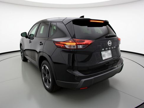 Used 2025 Nissan Rogue SV FWD image 6