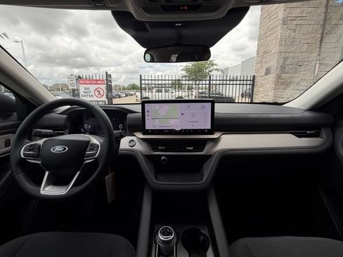 New 2026 Ford Explorer Active RWD image 24