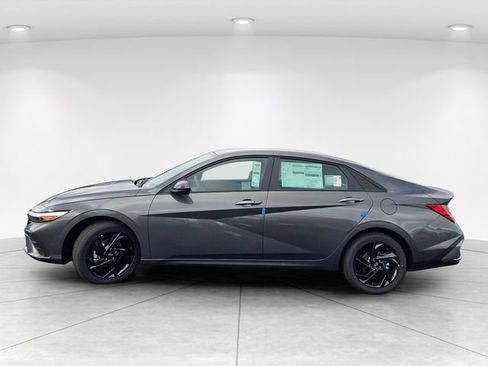 New 2026 Hyundai Elantra Sport FWD image 7