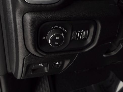 Certified 2025 RAM 1500 Big Horn image 23