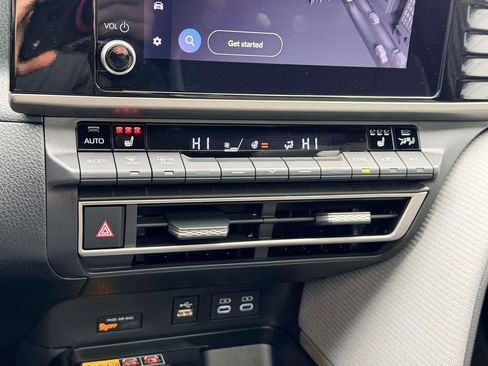 Certified 2025 Toyota Camry SE w/ Convenience Package image 5