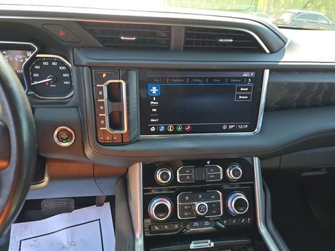 Used 2021 GMC Yukon XL Denali image 9